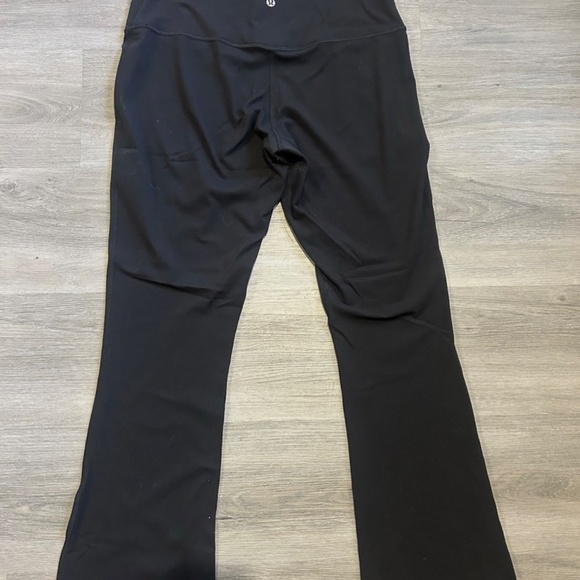 Lululemon Mini Yoga Pants - Picture 4 of 6